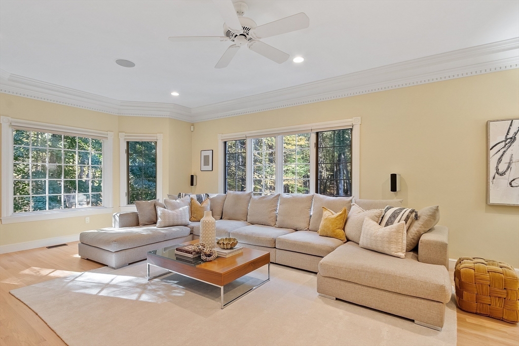 9 Garland Rd