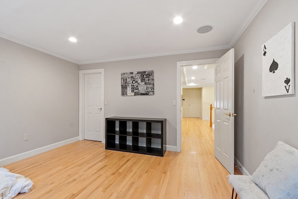 9 Garland Rd