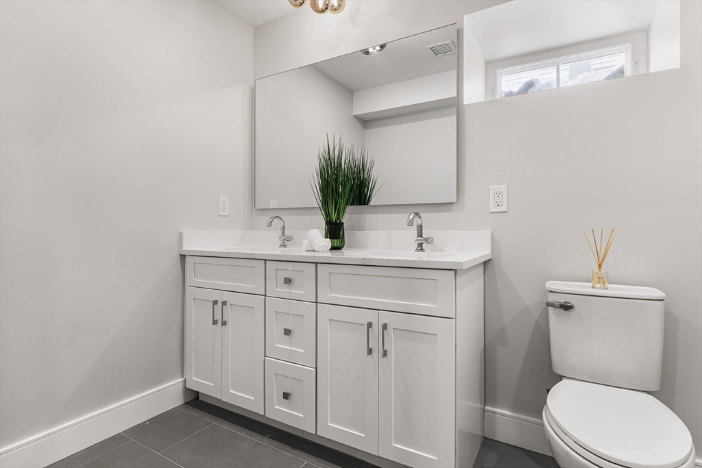 122 Woodruff Ave # 122