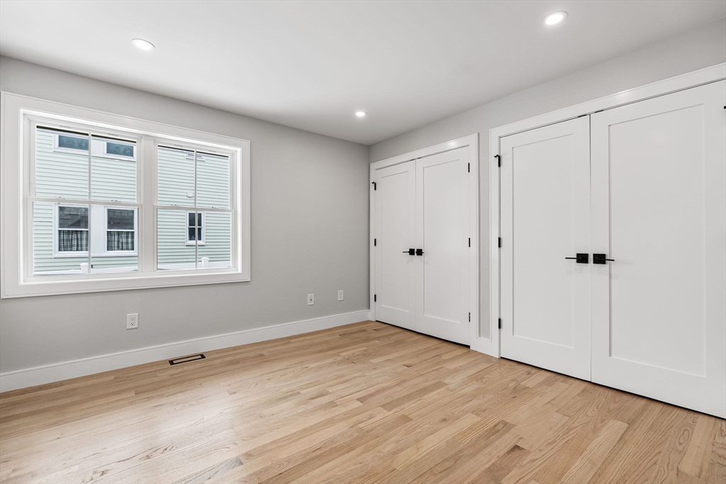 122 Woodruff Ave # 122