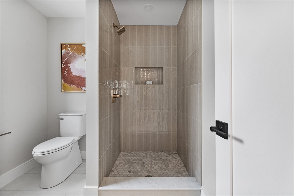 122 Woodruff Ave # 122