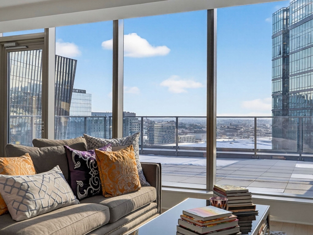 135 Seaport Blvd # 2008