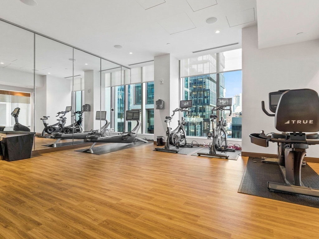 135 Seaport Blvd # 2008