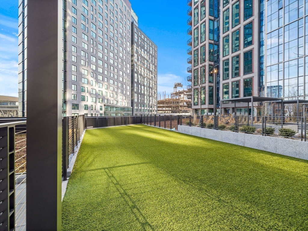 135 Seaport Blvd # 2008