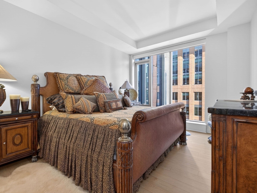 135 Seaport Blvd # 2008