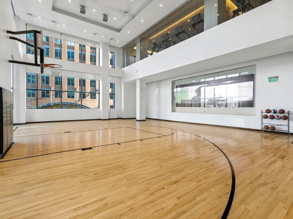135 Seaport Blvd # 2008
