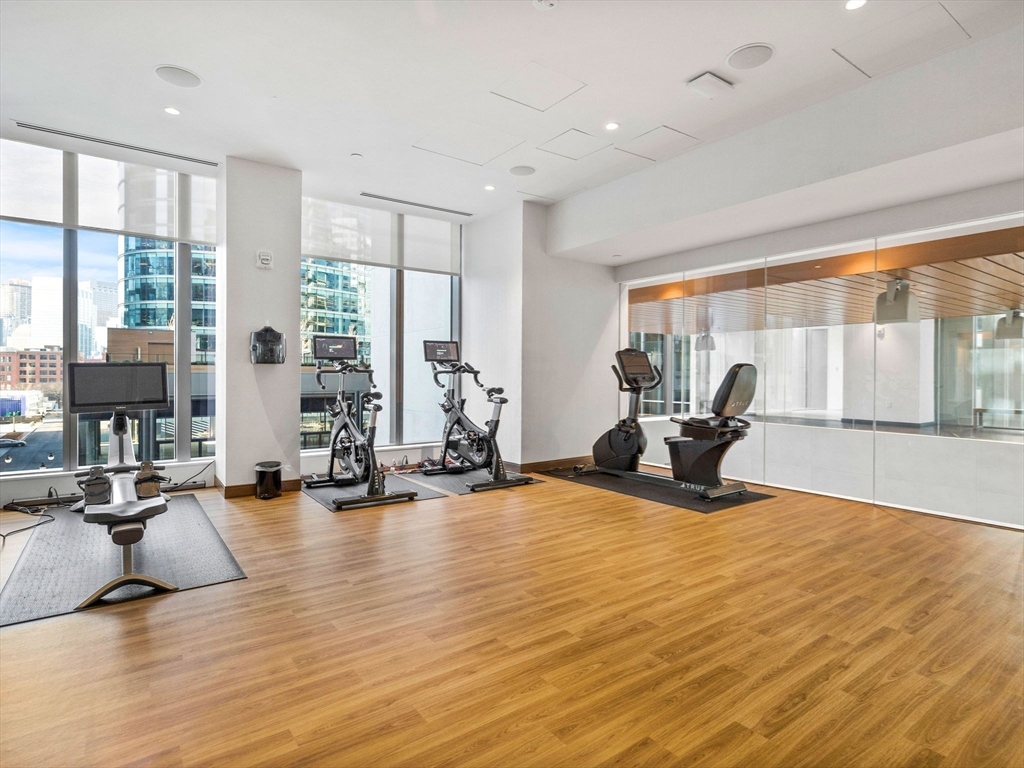 135 Seaport Blvd # 2008