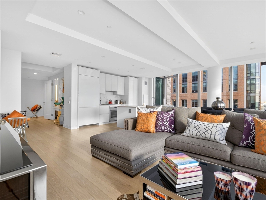 135 Seaport Blvd # 2008