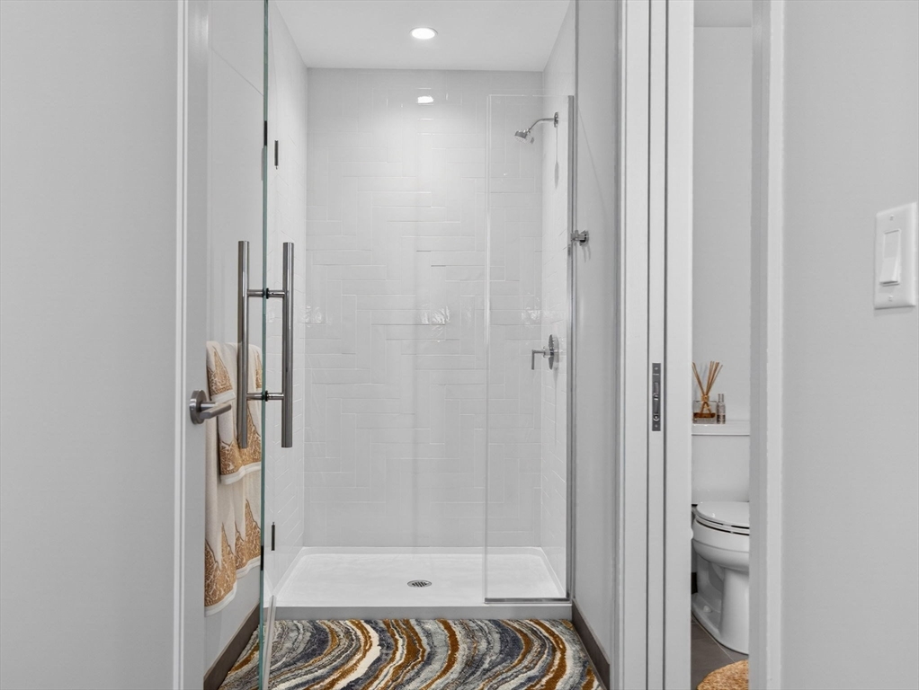 135 Seaport Blvd # 2008