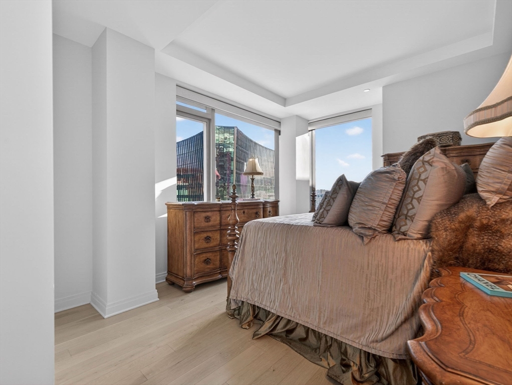 135 Seaport Blvd # 2008