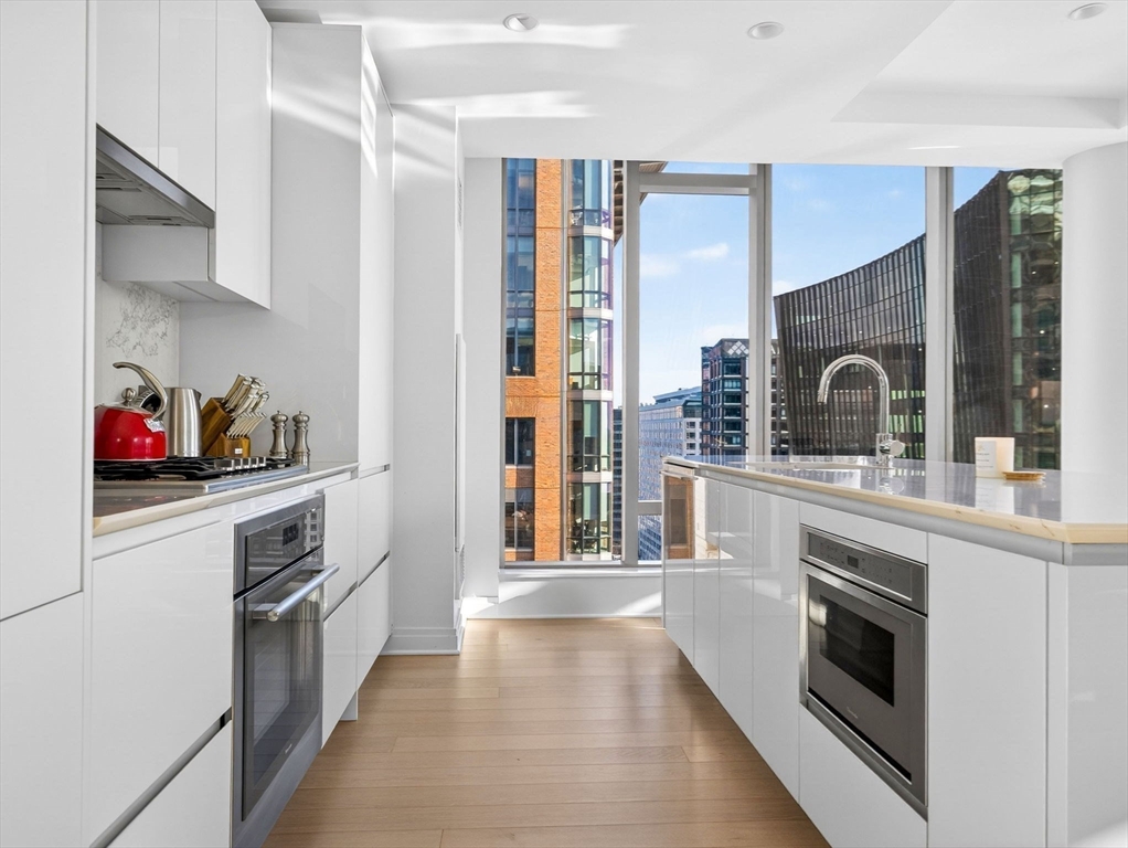 135 Seaport Blvd # 2008