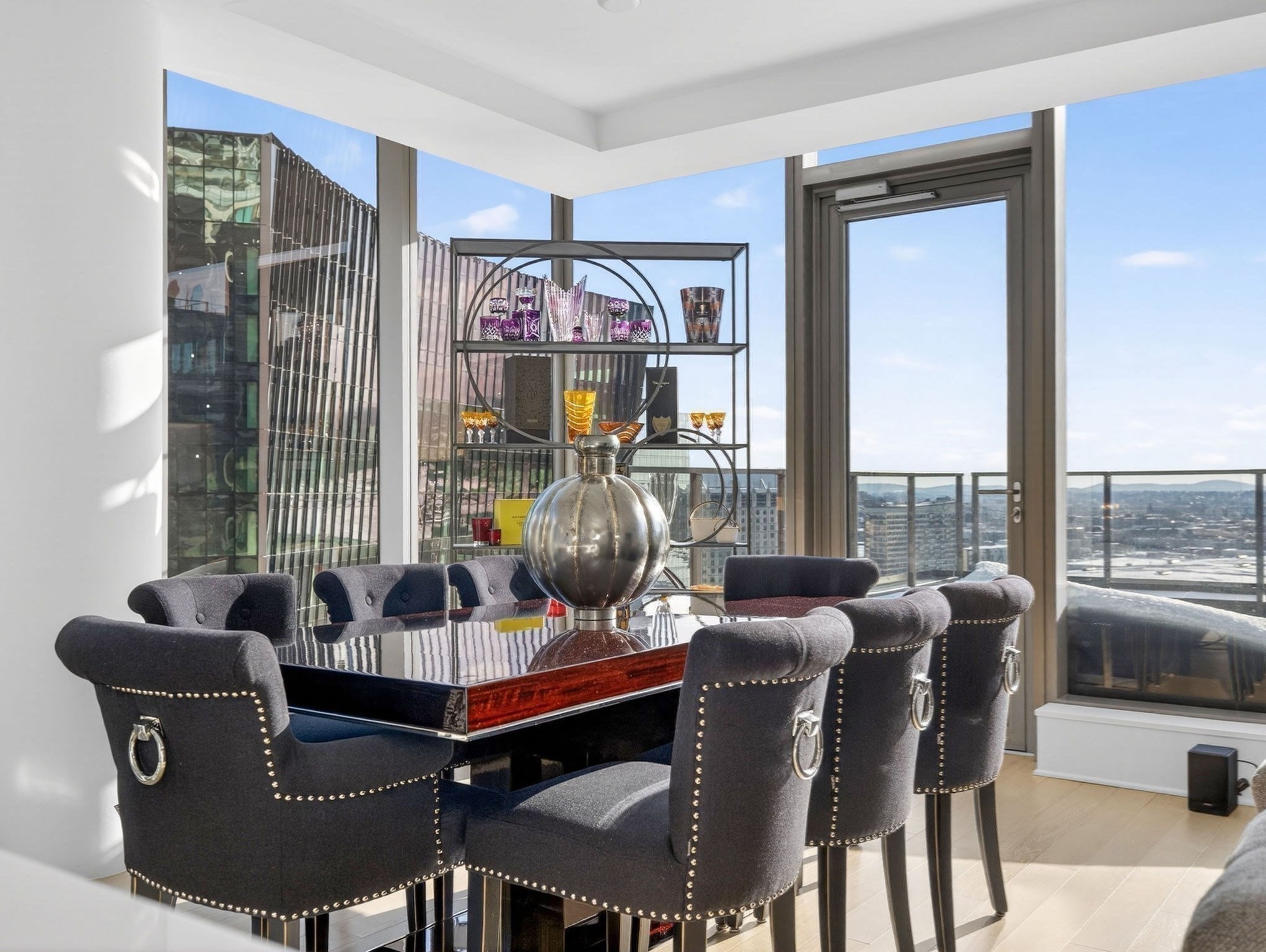 135 Seaport Blvd # 2008