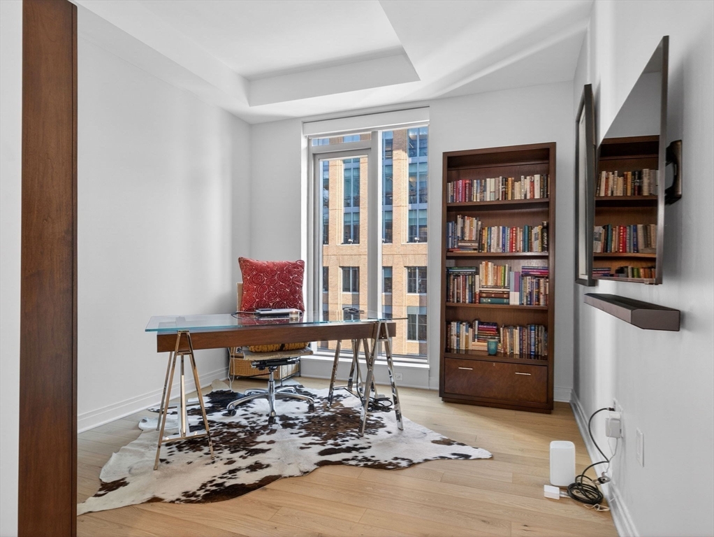 135 Seaport Blvd # 2008