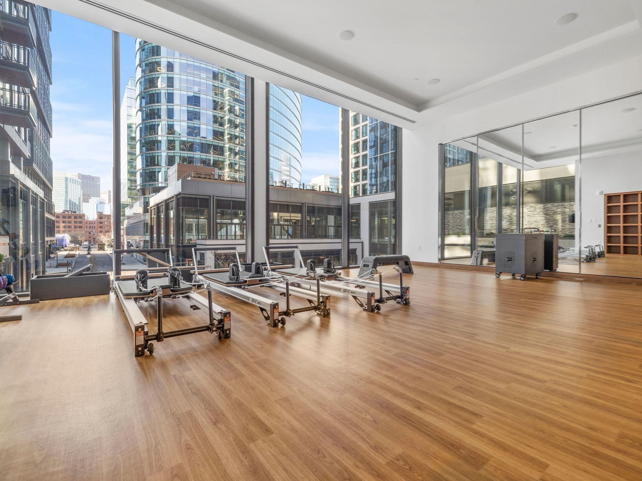 135 Seaport Blvd # 2008