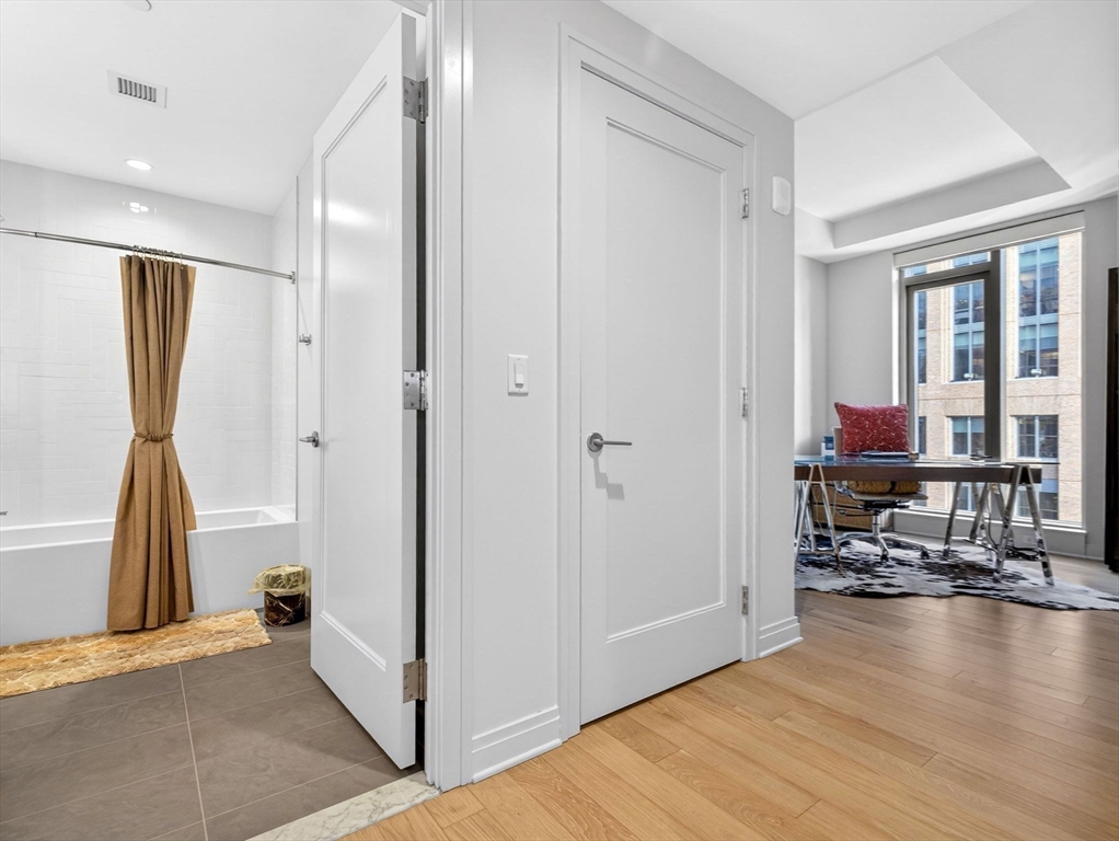 135 Seaport Blvd # 2008