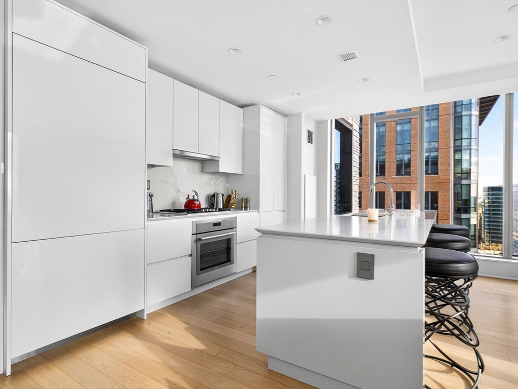 135 Seaport Blvd # 2008
