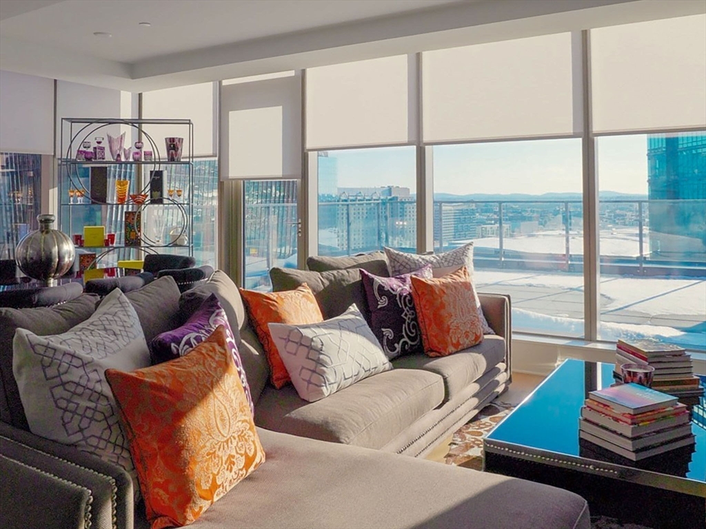 135 Seaport Blvd # 2008