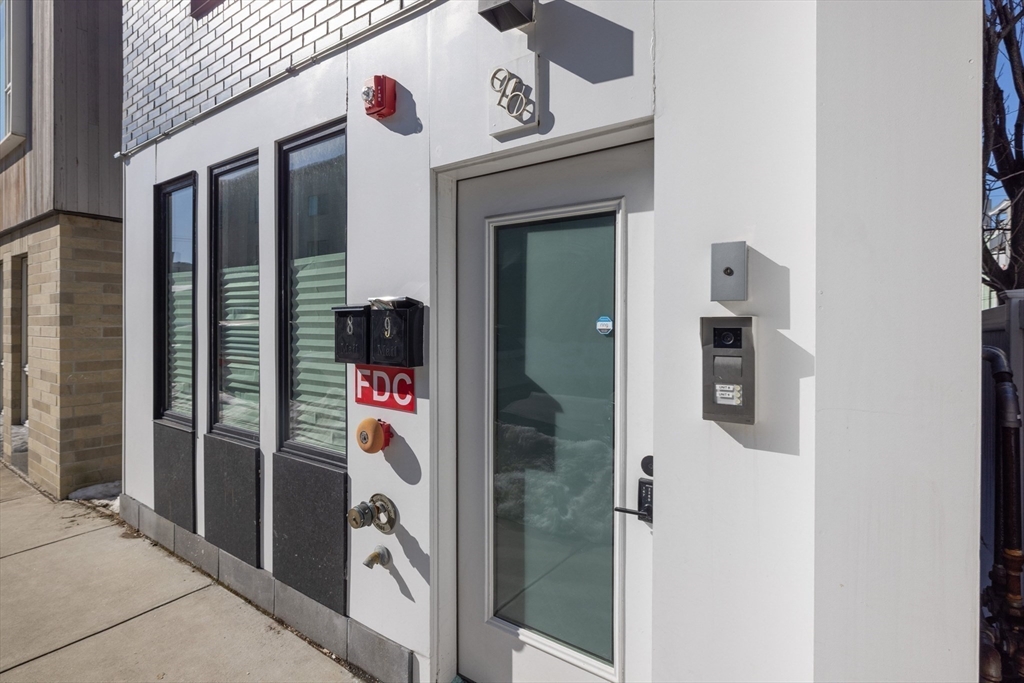 96 Cottage St # 8