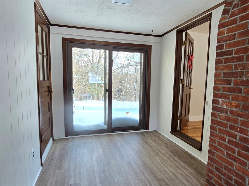 37 Riverview Dr