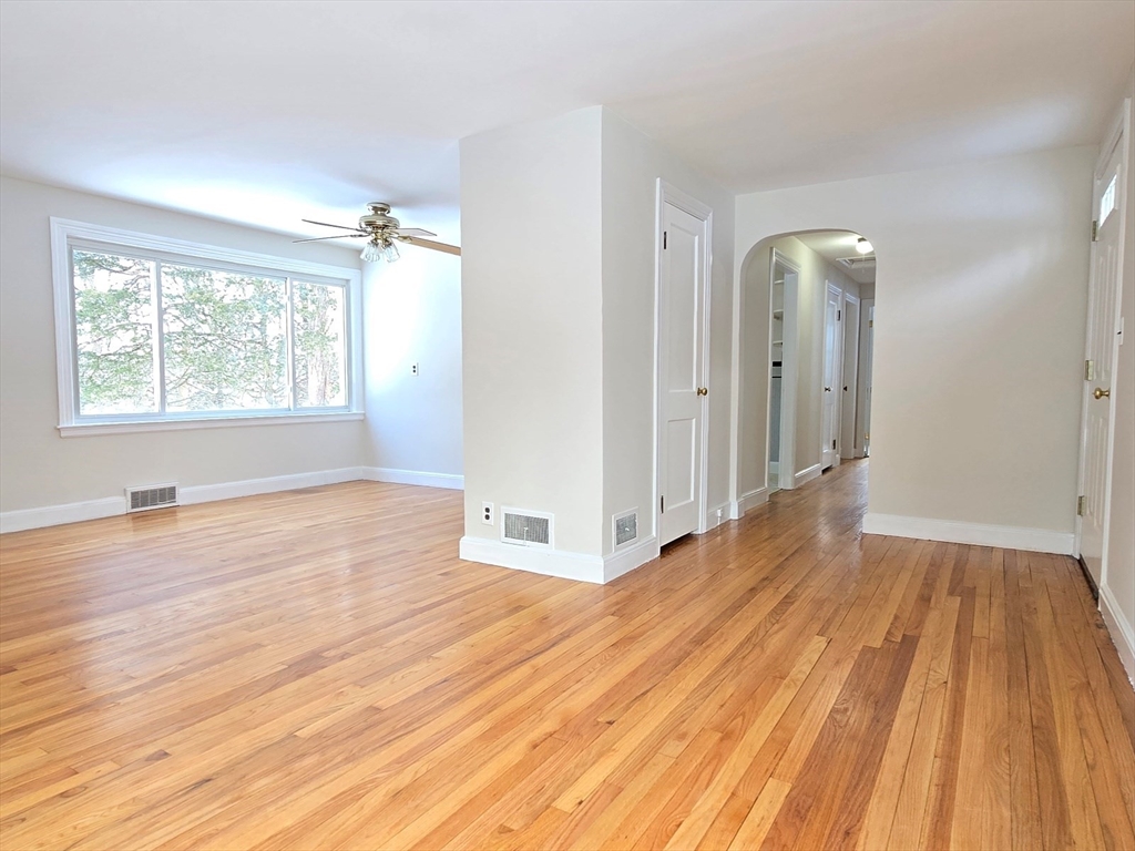 37 Riverview Dr