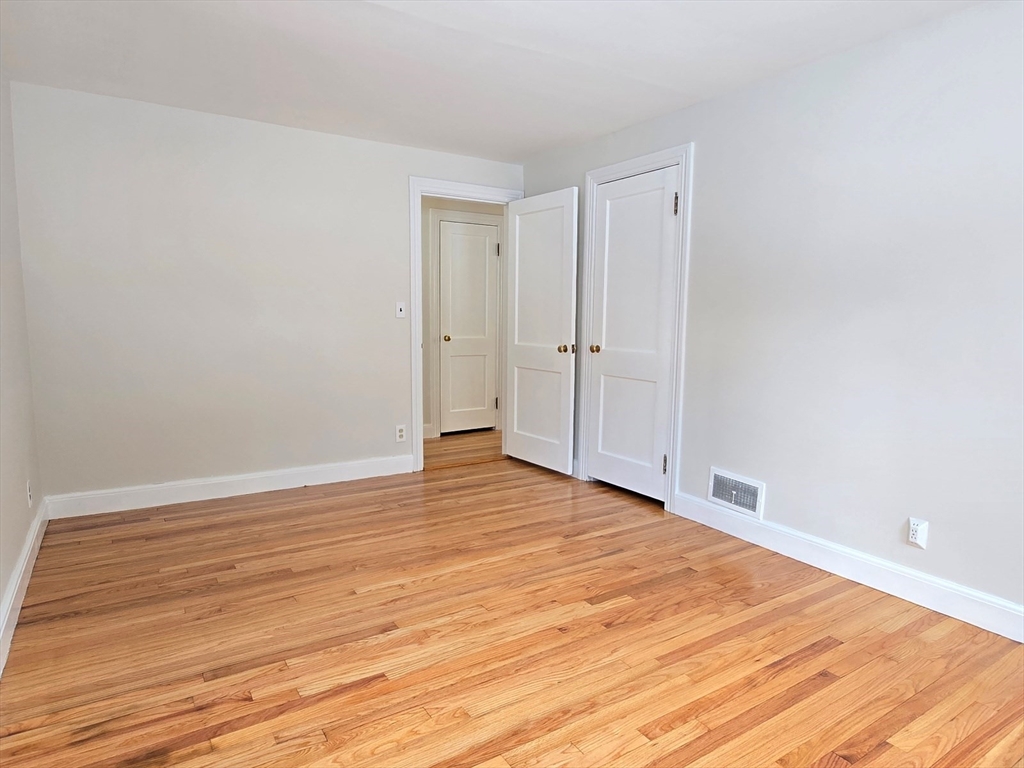 37 Riverview Dr