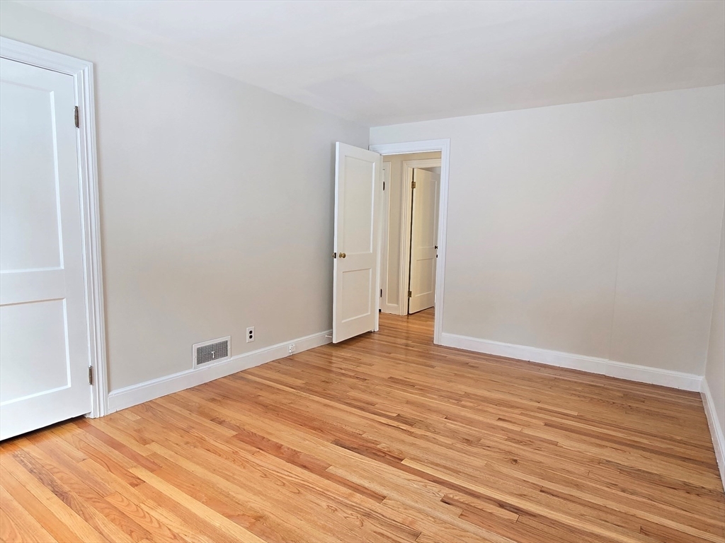 37 Riverview Dr