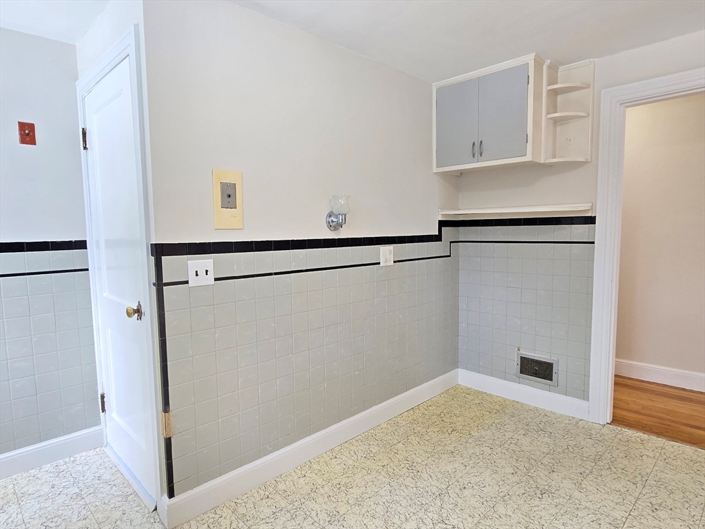 37 Riverview Dr