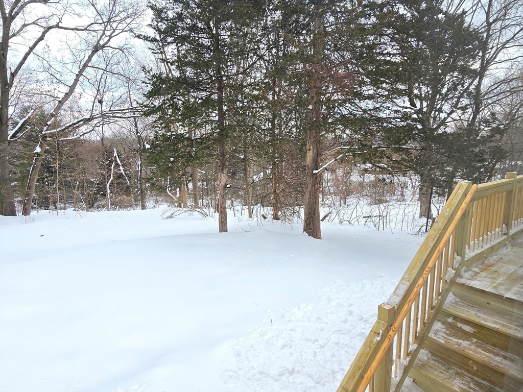 37 Riverview Dr