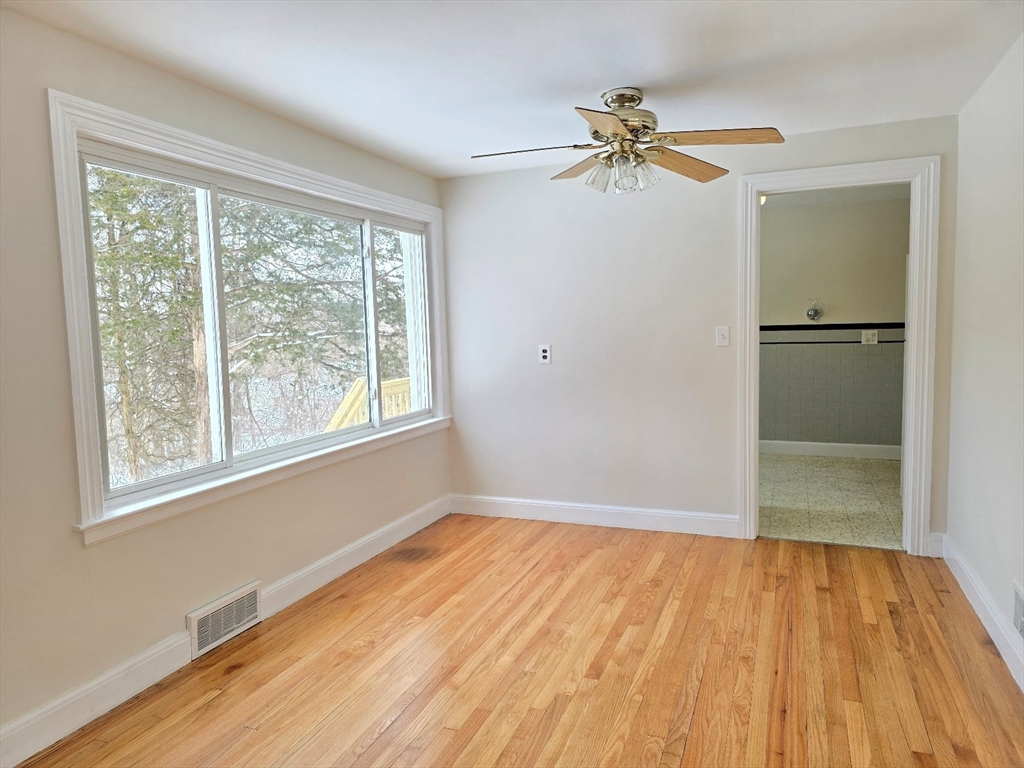 37 Riverview Dr