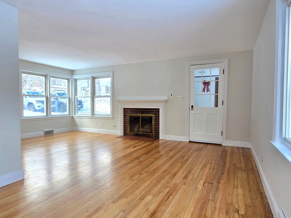 37 Riverview Dr