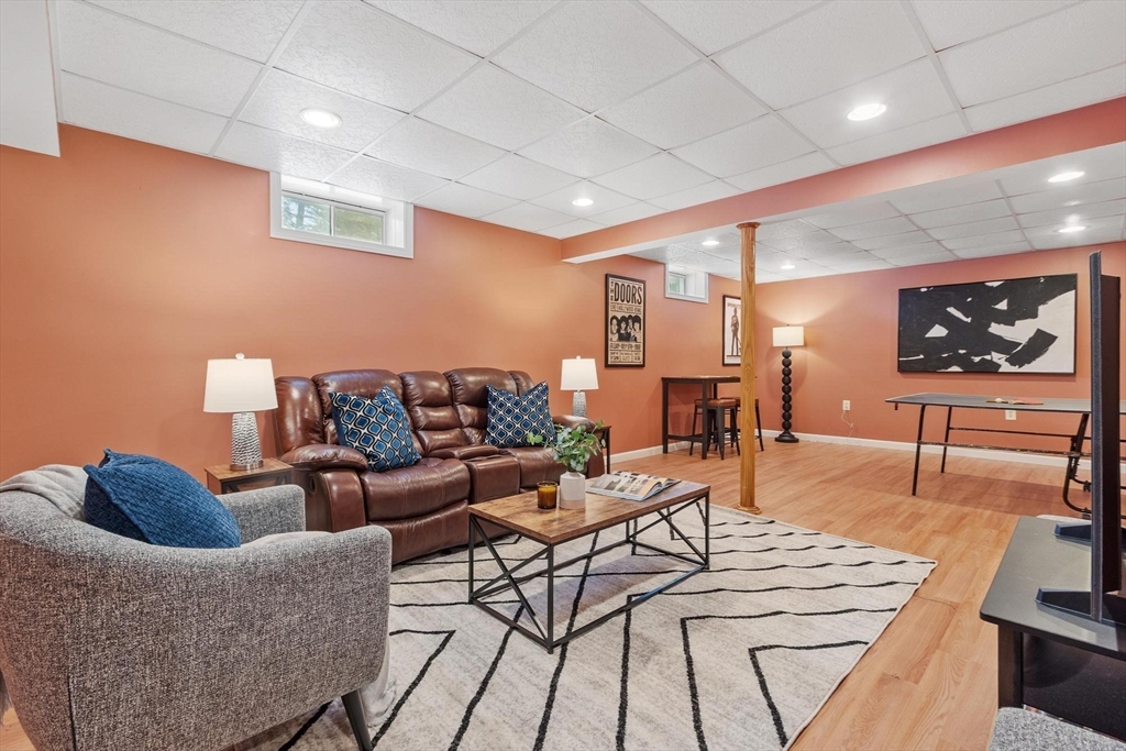 5 Perkins Lane