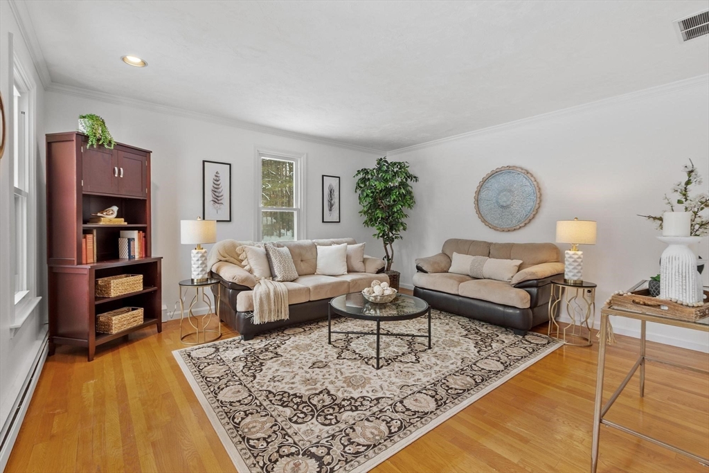 5 Perkins Lane