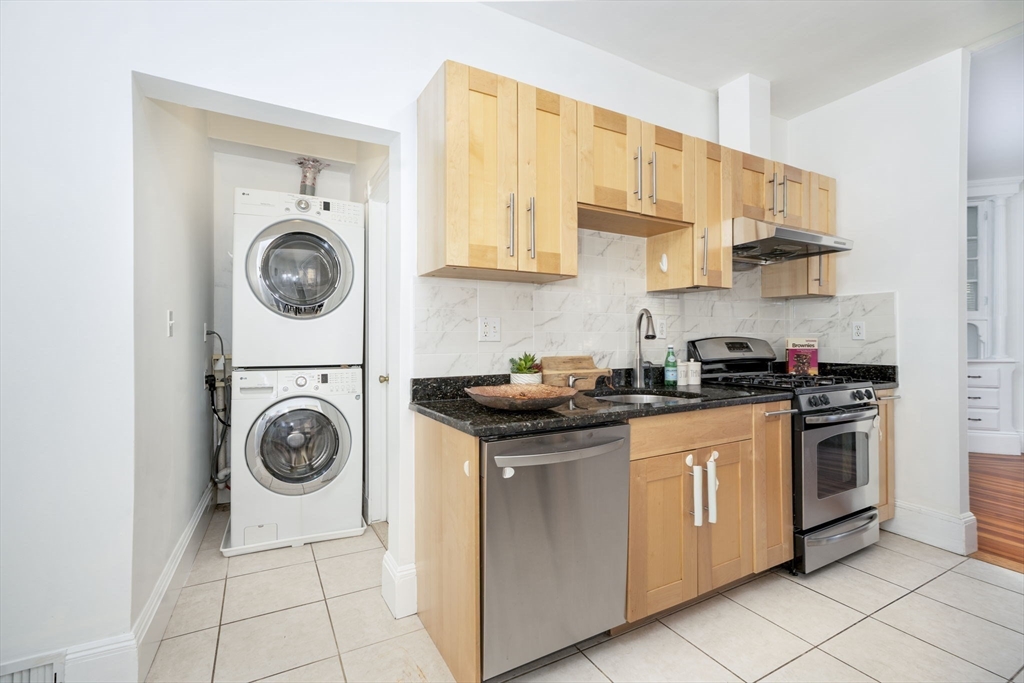 122 Brook Rd # 2