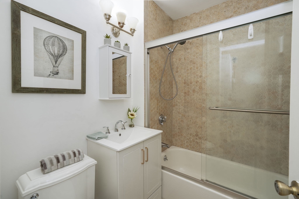 122 Brook Rd # 2