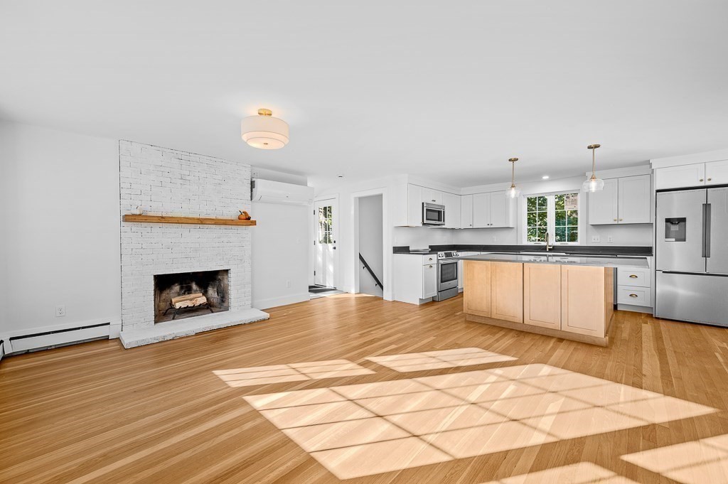 11 Great Lake Dr
