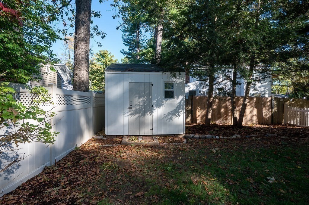 11 Great Lake Dr