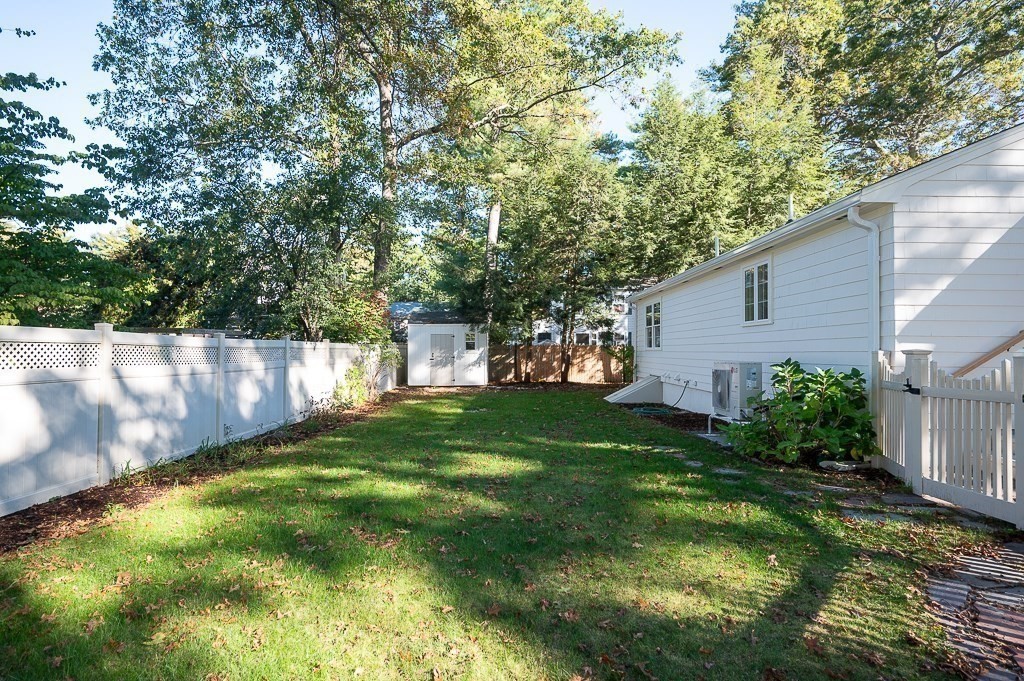 11 Great Lake Dr