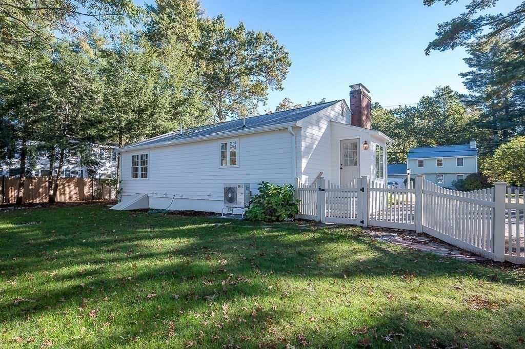 11 Great Lake Dr