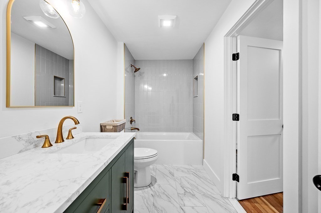 11 Great Lake Dr