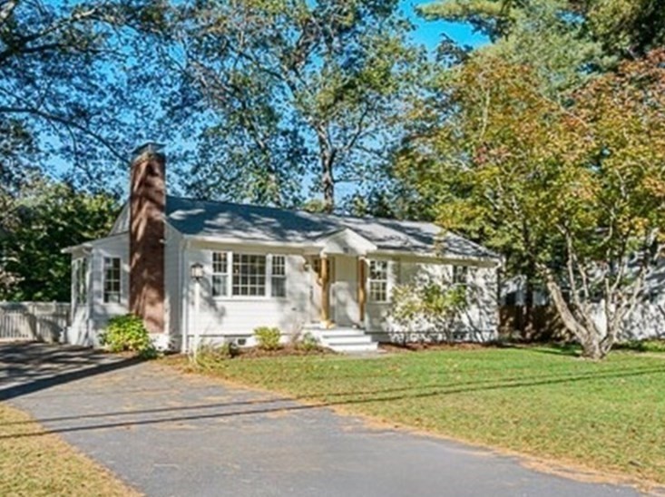 11 Great Lake Dr