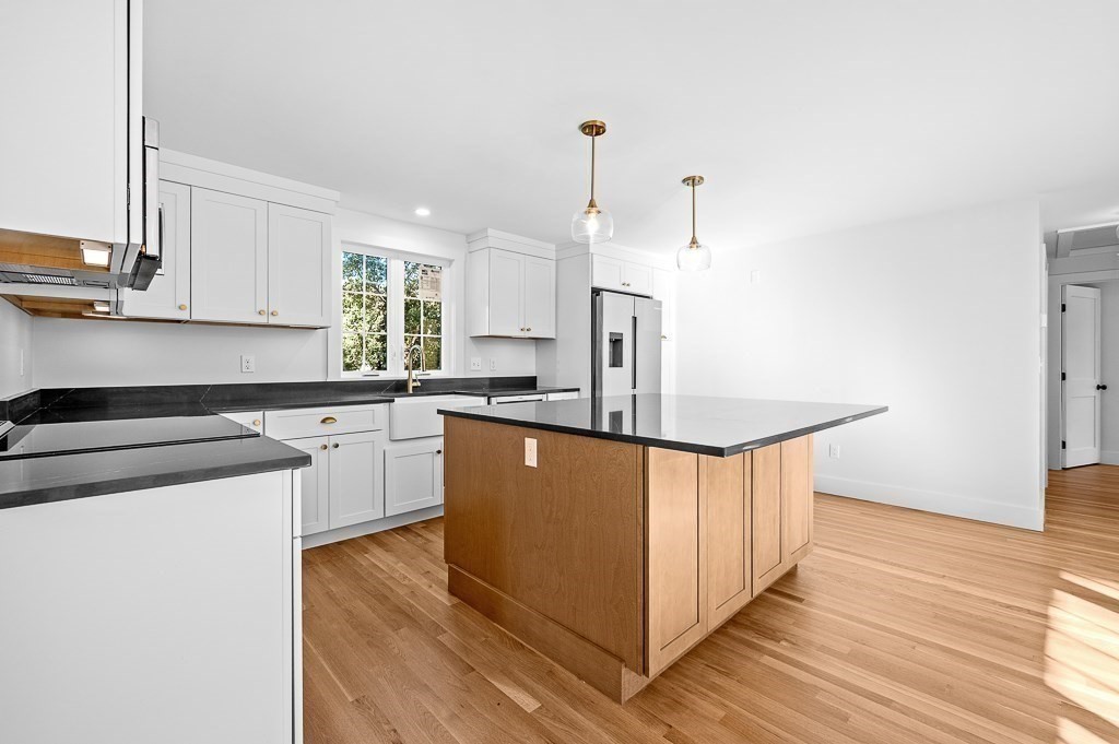 11 Great Lake Dr