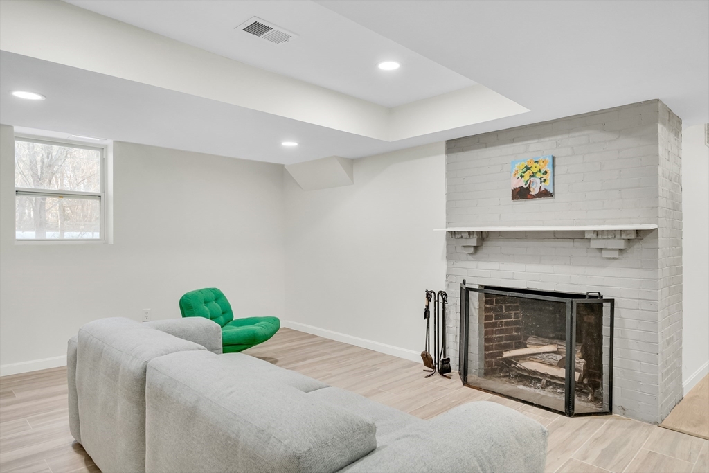 50 Acton Rd