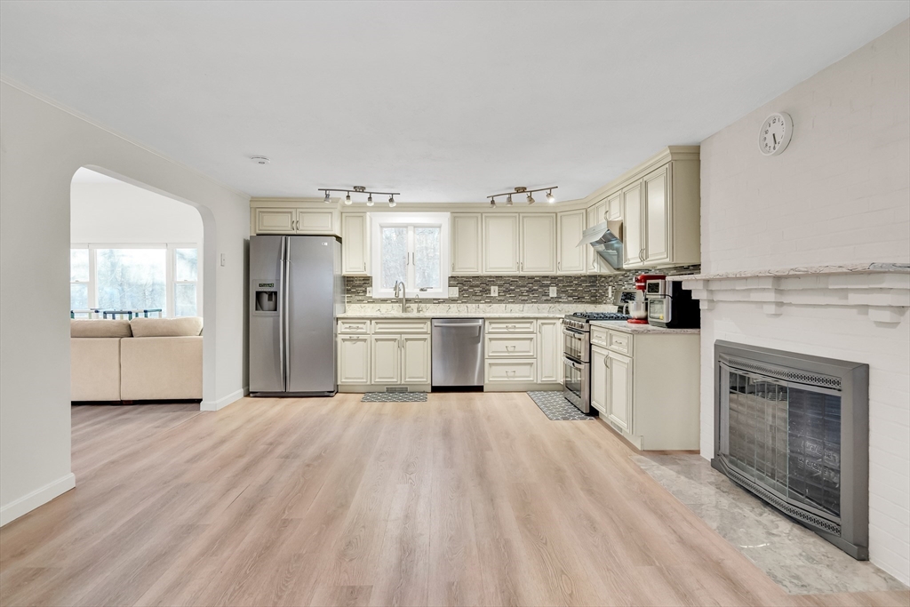 50 Acton Rd