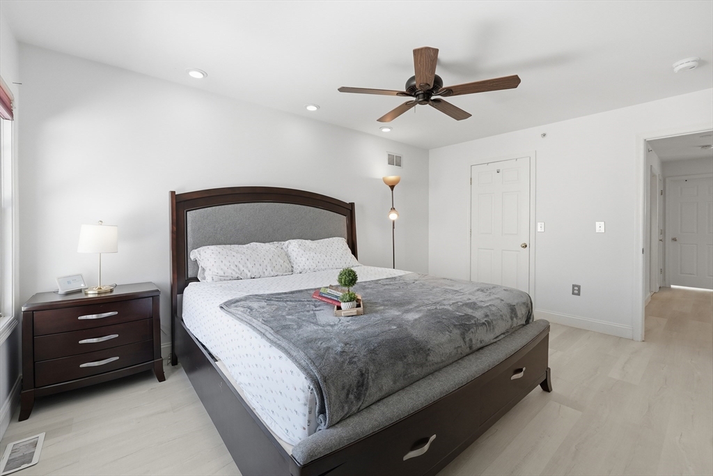 5 Lincoln Ln # 5