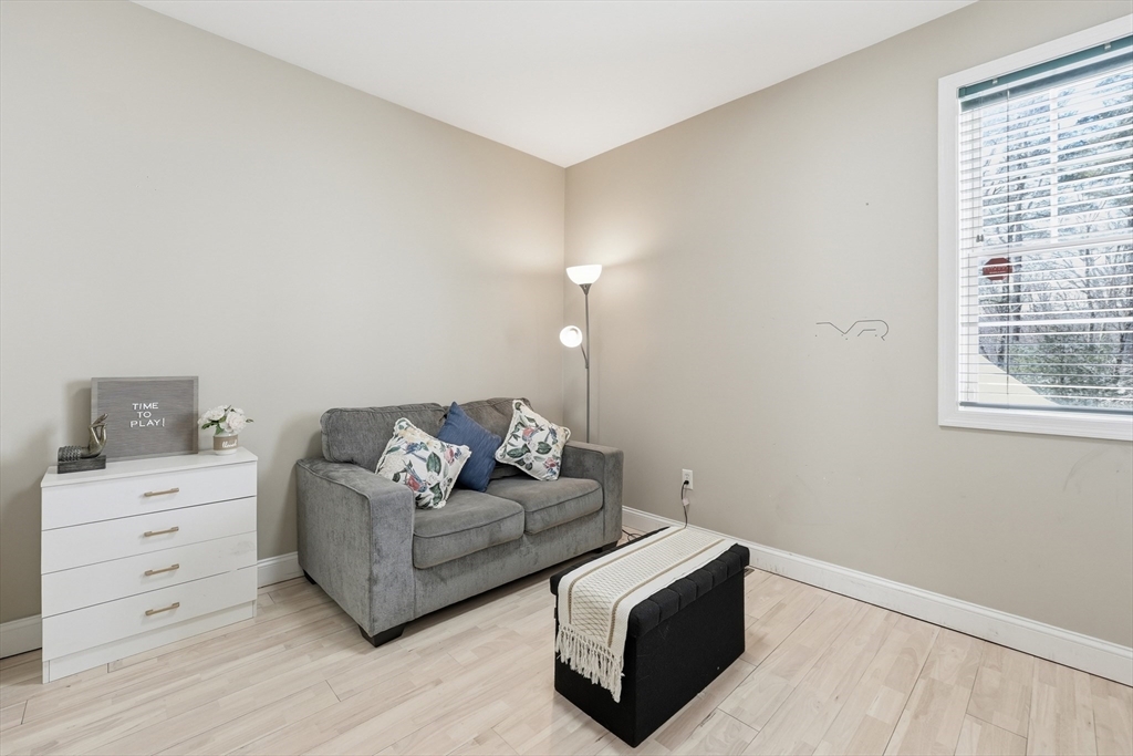 5 Lincoln Ln # 5
