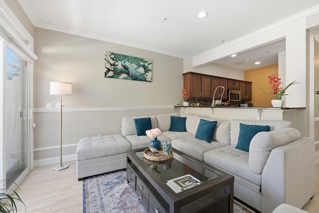 5 Lincoln Ln # 5