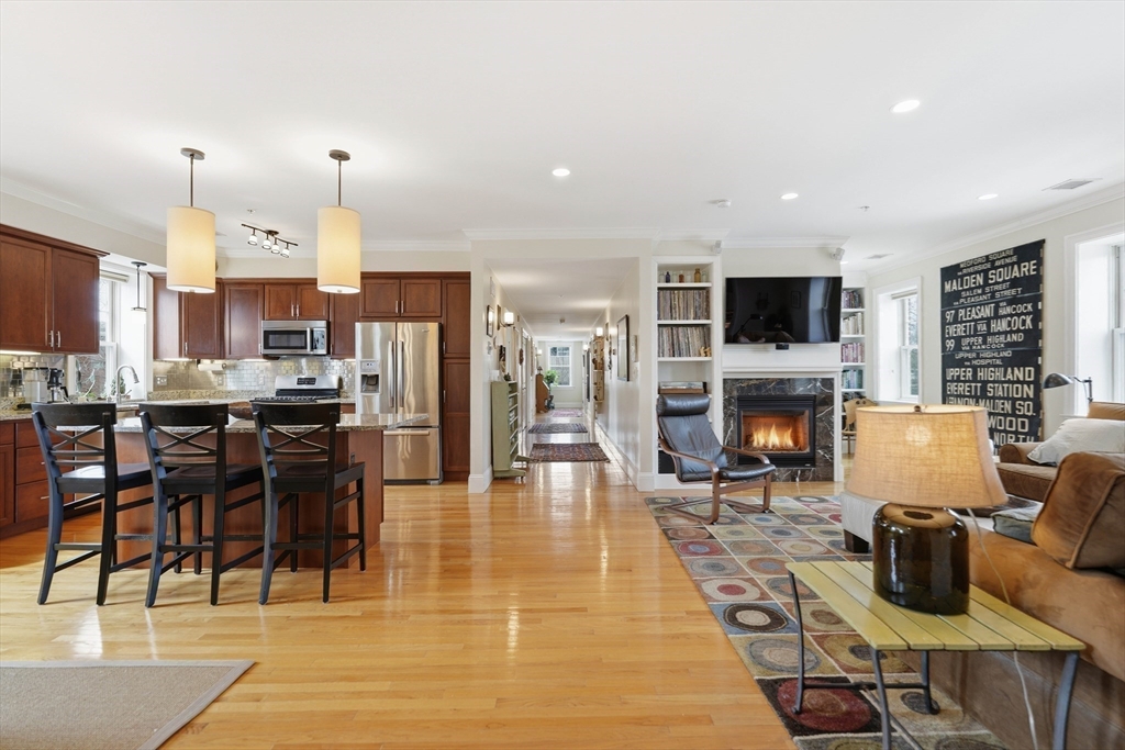 52 Thurston St # 3