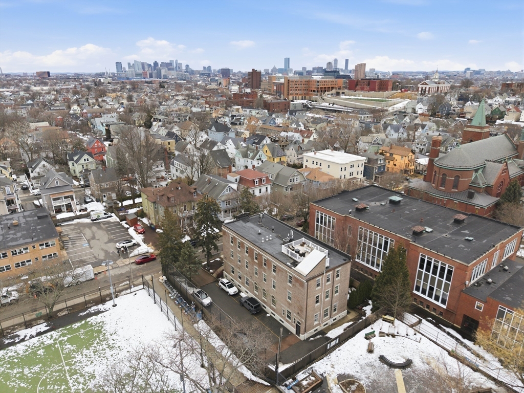 52 Thurston St # 3