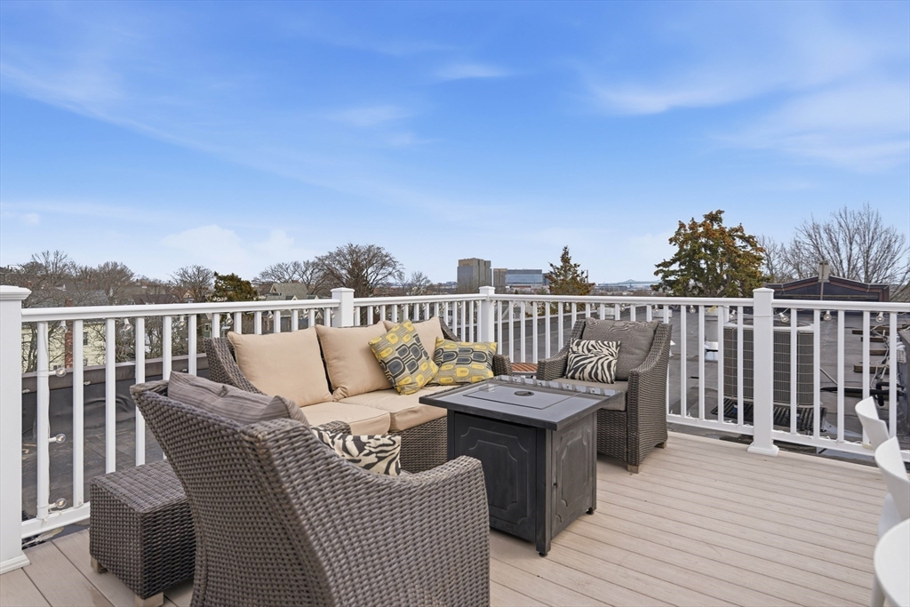 52 Thurston St # 3