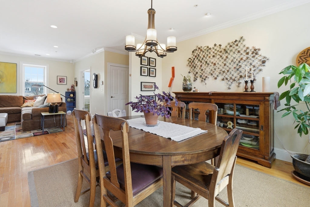 52 Thurston St # 3